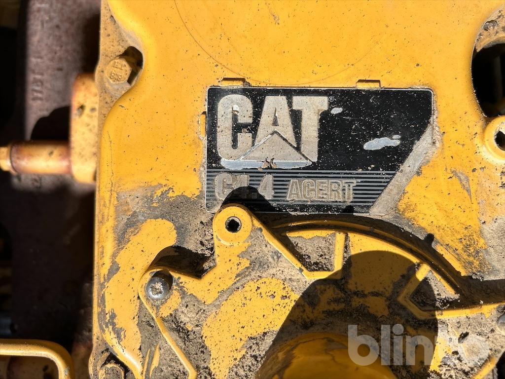 Crawler excavator CAT: picture 16