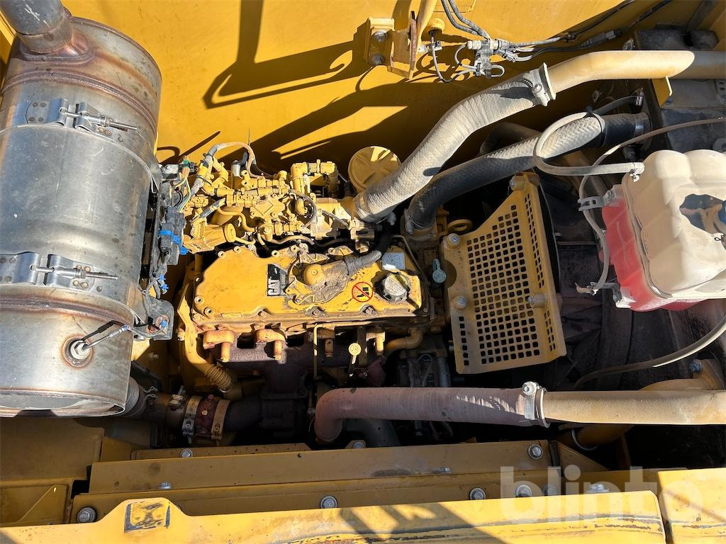 Crawler excavator CAT: picture 15
