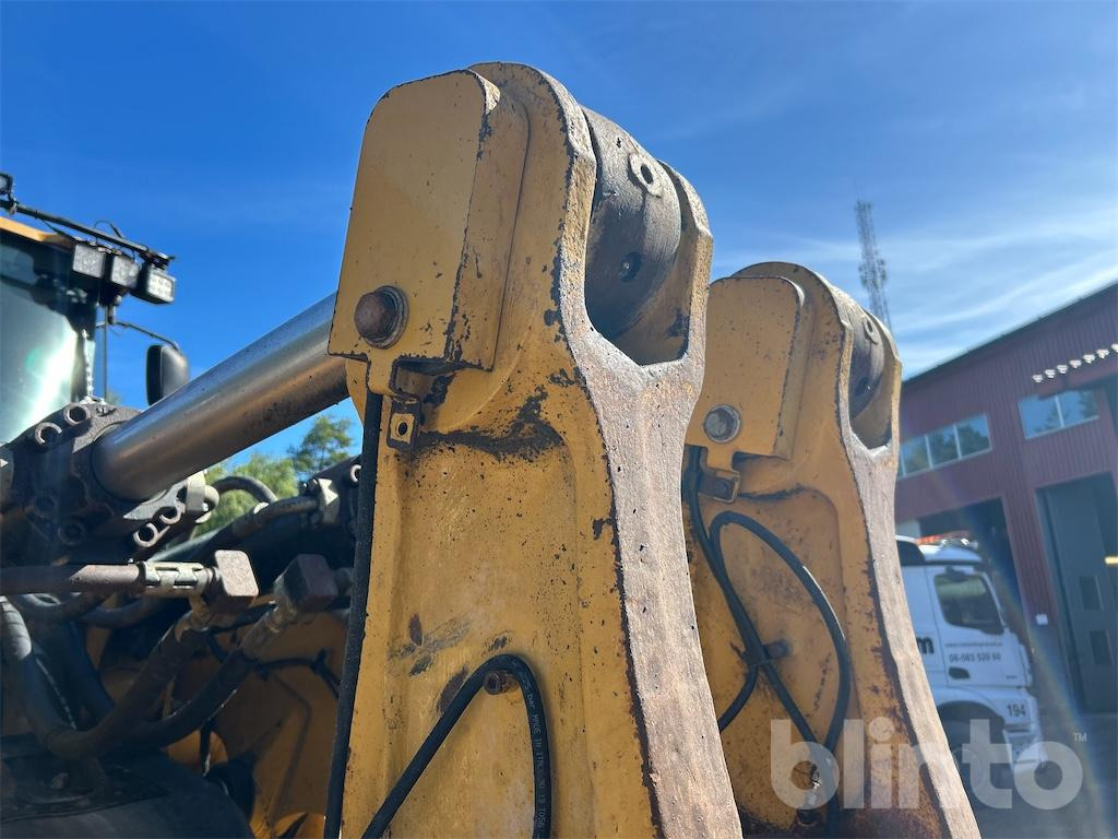 Wheel loader CATERPILLAR 980K: picture 47