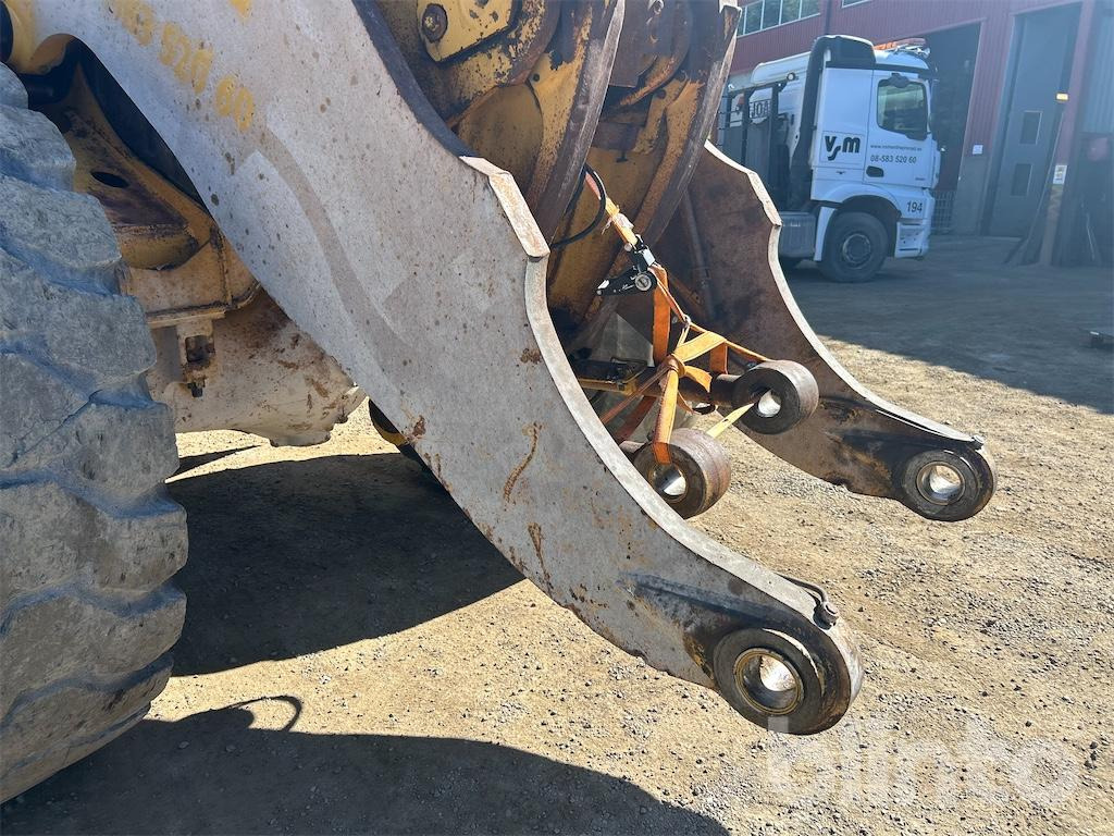 Wheel loader CATERPILLAR 980K: picture 16