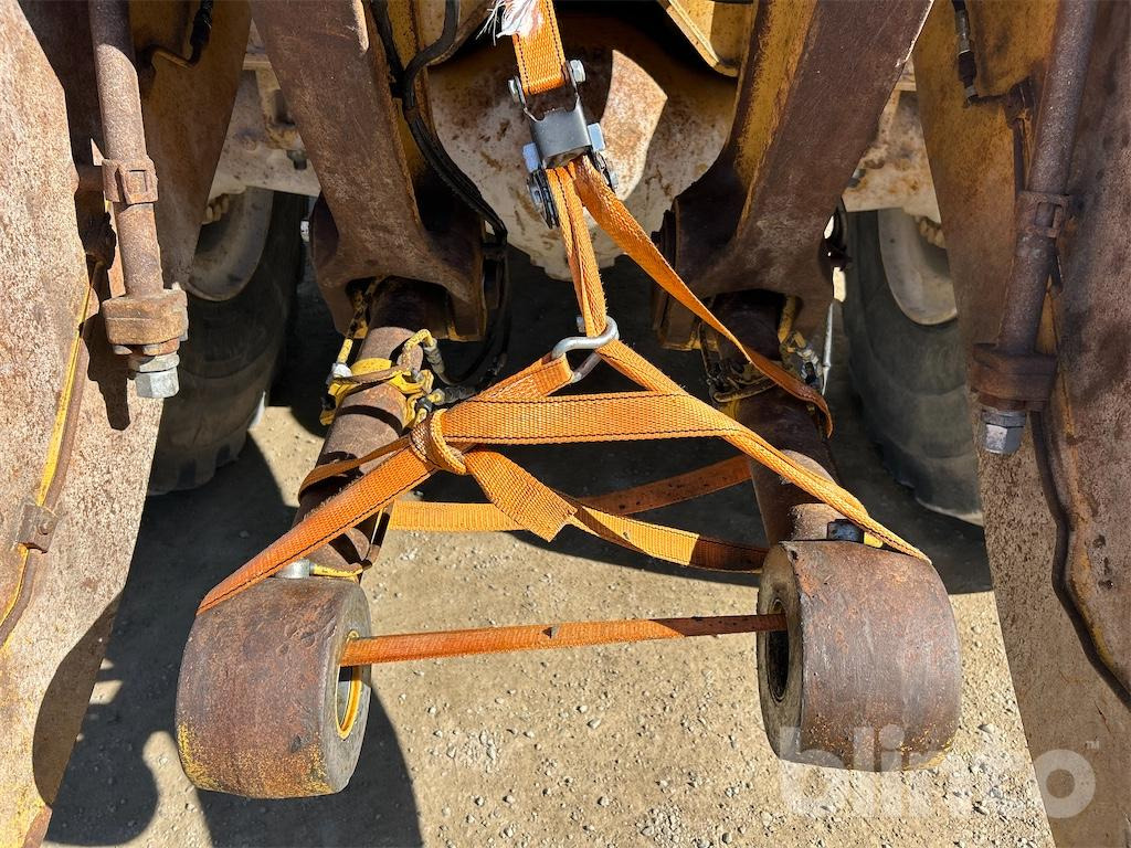 Wheel loader CATERPILLAR 980K: picture 40