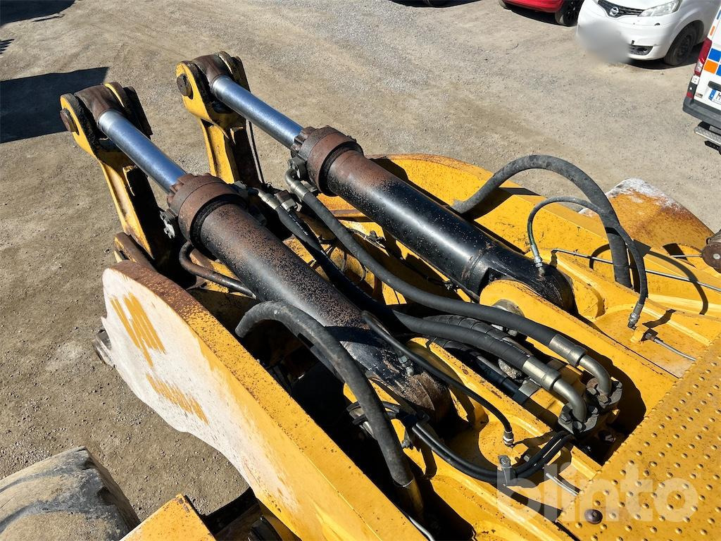 Wheel loader CATERPILLAR 980K: picture 49