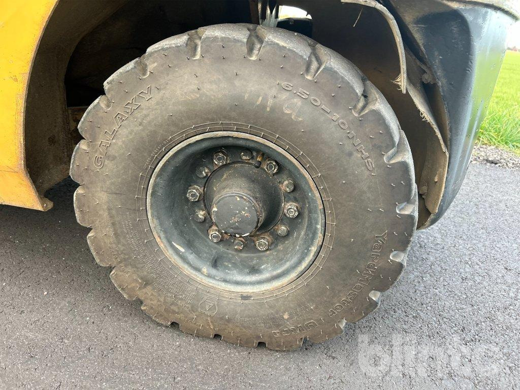 Diesel forklift Caterpillar DP30N: picture 40