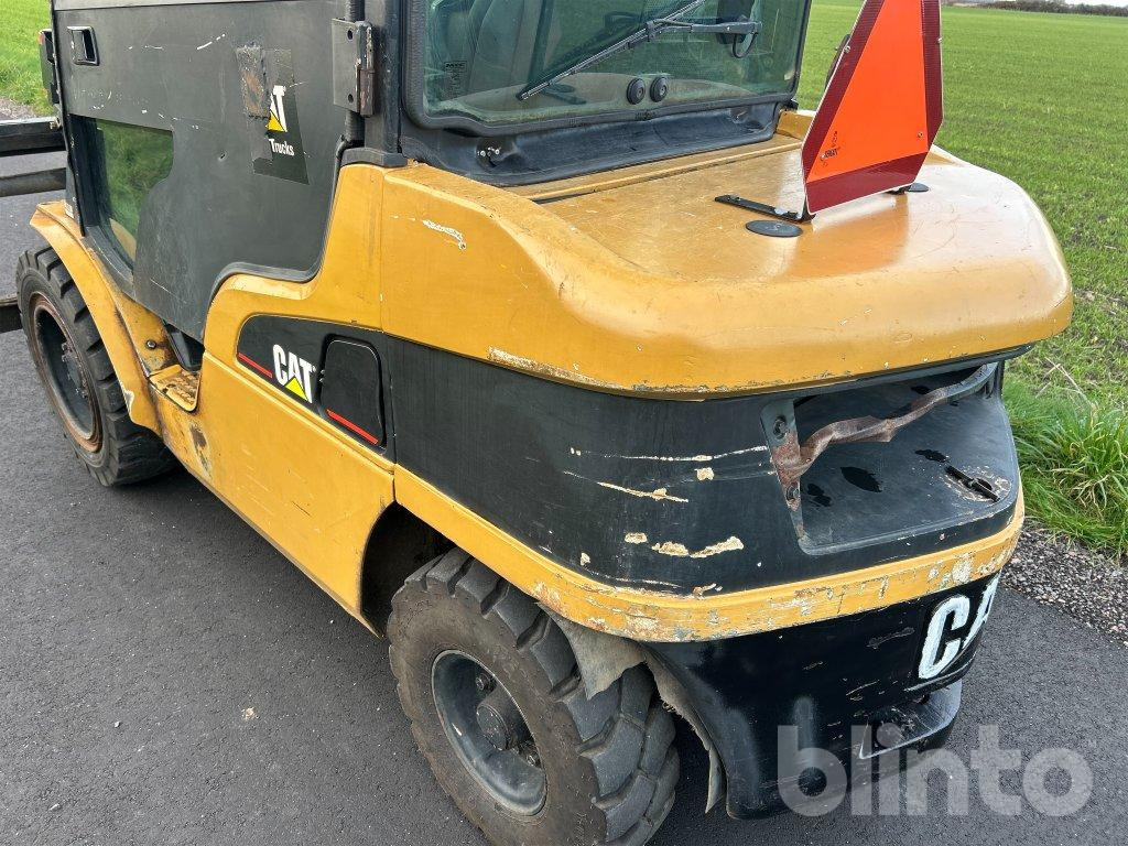 Diesel forklift Caterpillar DP30N: picture 39