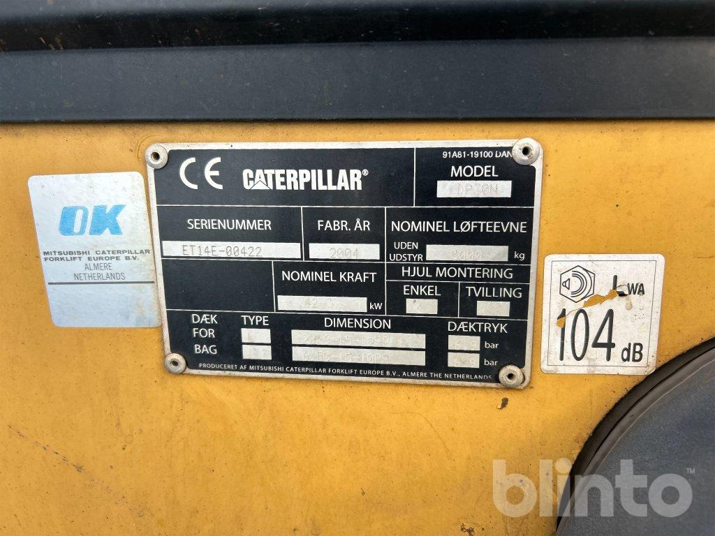 Diesel forklift Caterpillar DP30N: picture 11