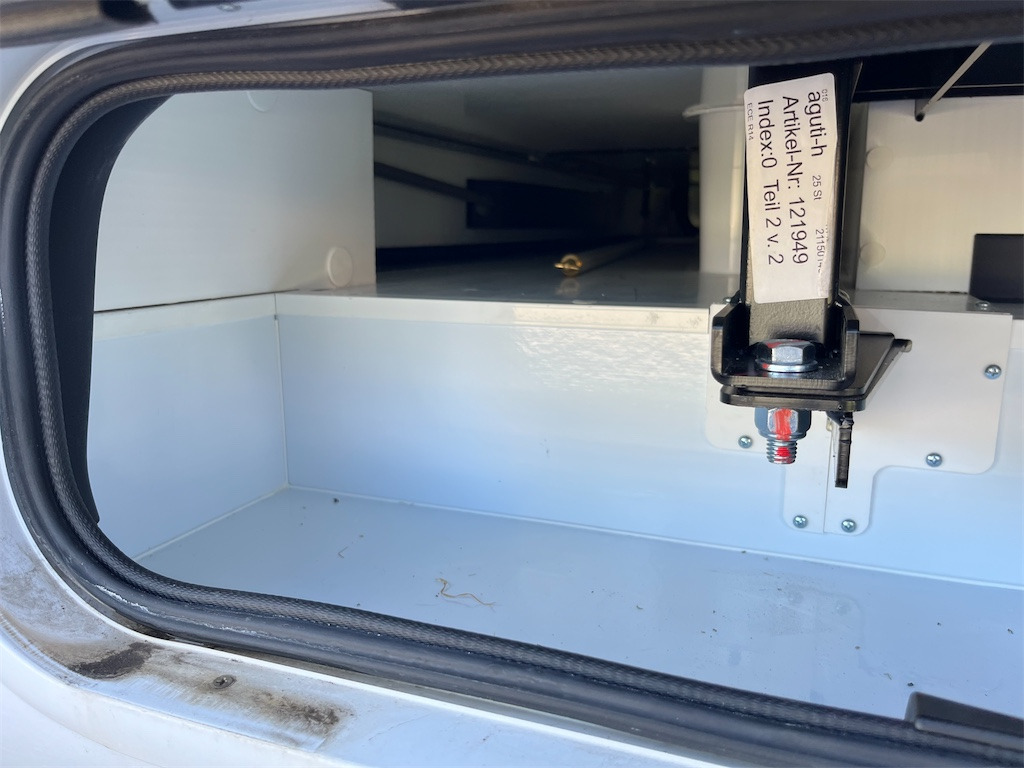 Integrated motorhome FIAT LAIKA EcoVIP H4109 DS Alde / Automat: picture 22