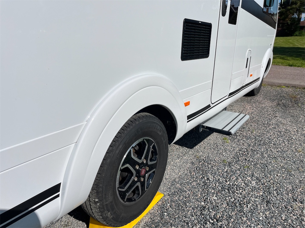 Integrated motorhome FIAT LAIKA EcoVIP H4109 DS Alde / Automat: picture 47