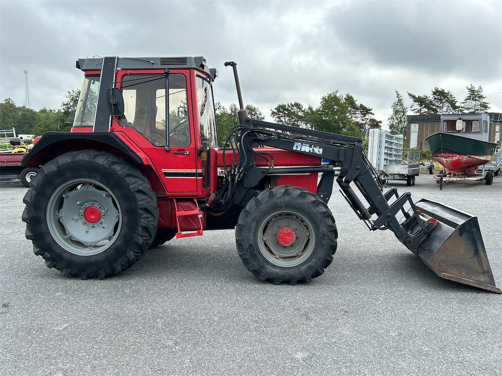 INTERNATIONAL 844 AXL - Farm tractor: picture 4 INTERNATIONAL 844 AXL - Farm tractor: picture 4