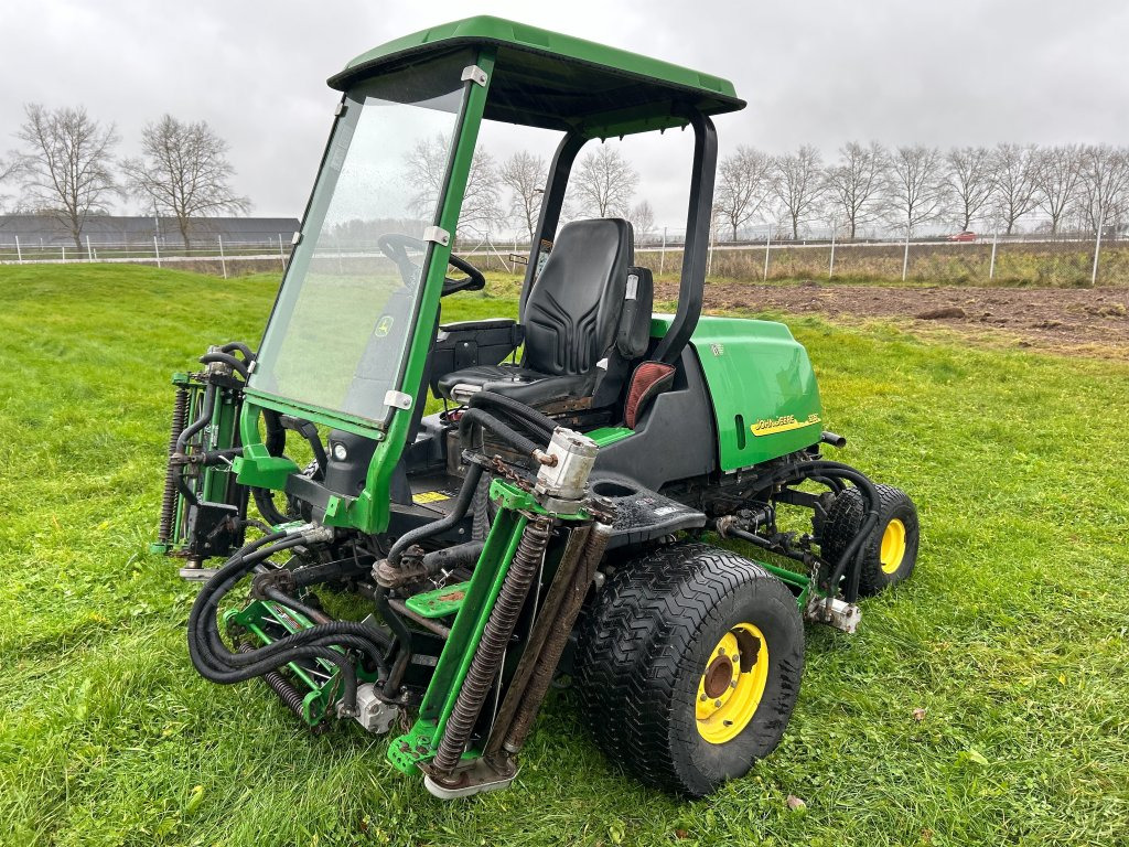 John Deere 3235C - Garden mower: picture 1 John Deere 3235C - Garden mower: picture 1