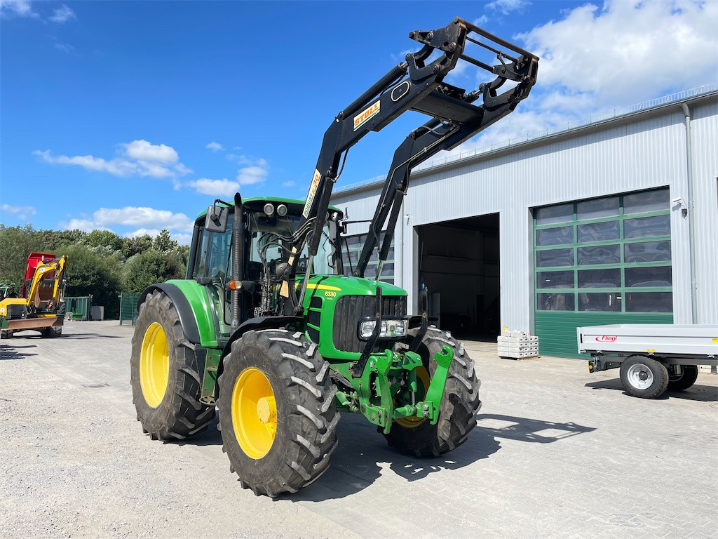 John Deere 6330 Premium (2007) - Farm tractor: picture 2 John Deere 6330 Premium (2007) - Farm tractor: picture 2