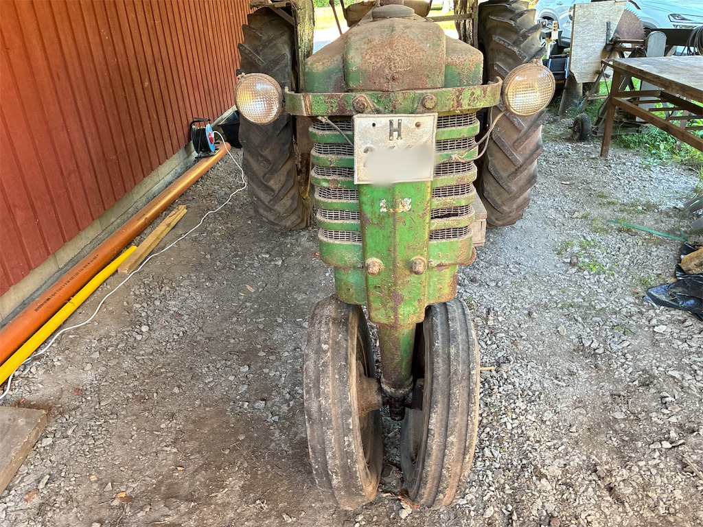Farm tractor John Deere: picture 6