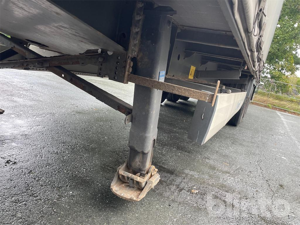 Curtainsider semi-trailer Krone SD (2016): picture 25