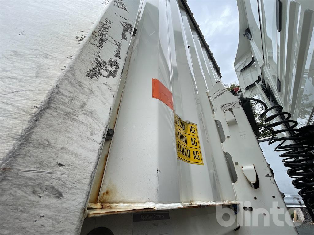 Curtainsider semi-trailer Krone SD (2016): picture 18