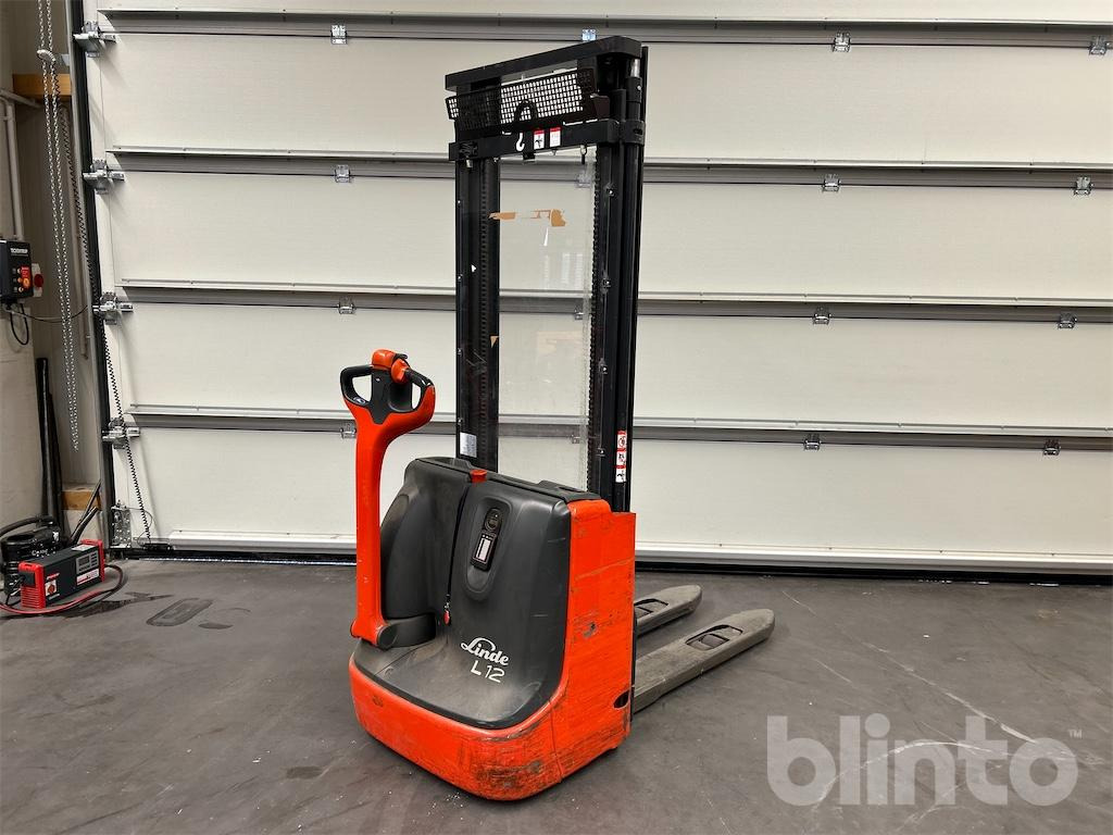 Linde L12 (2019) - Stacker: picture 3 Linde L12 (2019) - Stacker: picture 3