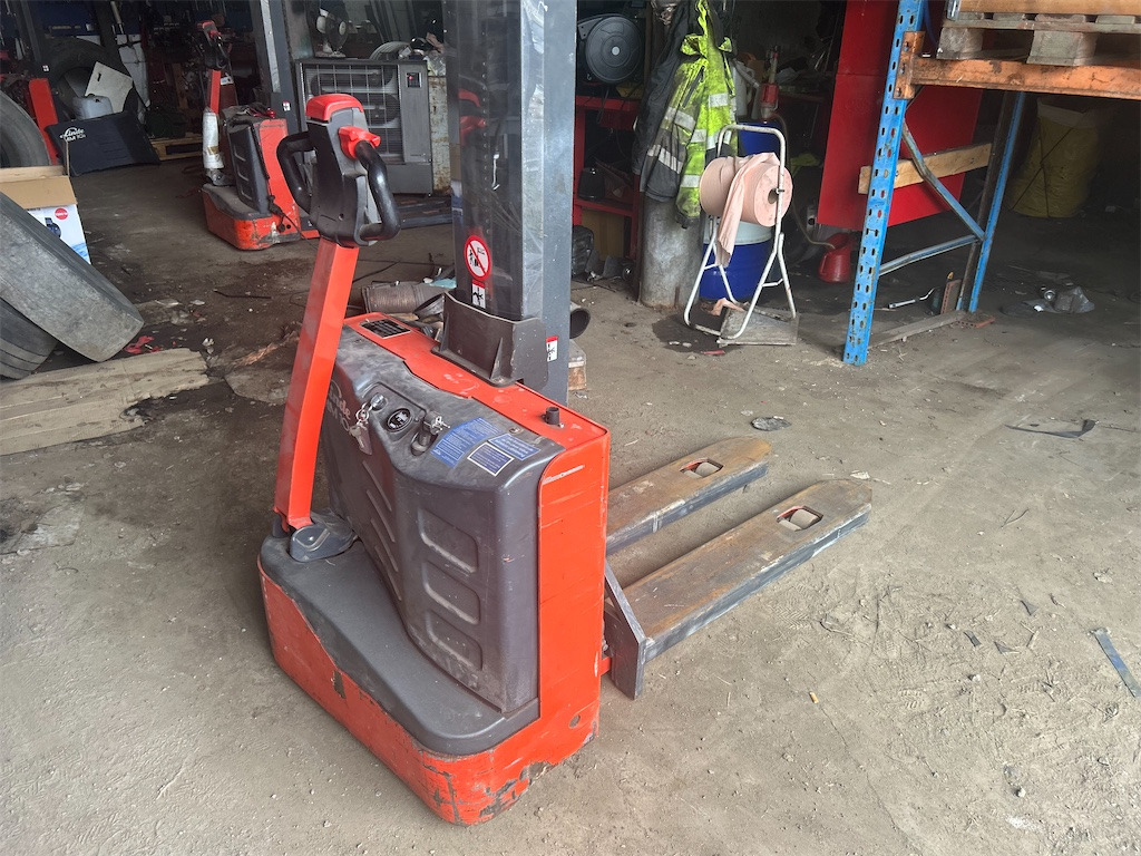 Linde mm10 - Stacker: picture 1 Linde mm10 - Stacker: picture 1