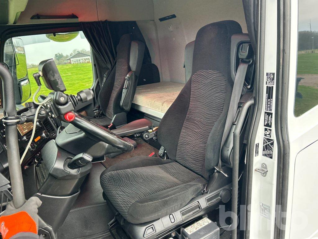 Mercedes-Benz Arocs 3253LK - JOAB L24 - Hook lift truck: picture 4 Mercedes-Benz Arocs 3253LK - JOAB L24 - Hook lift truck: picture 4