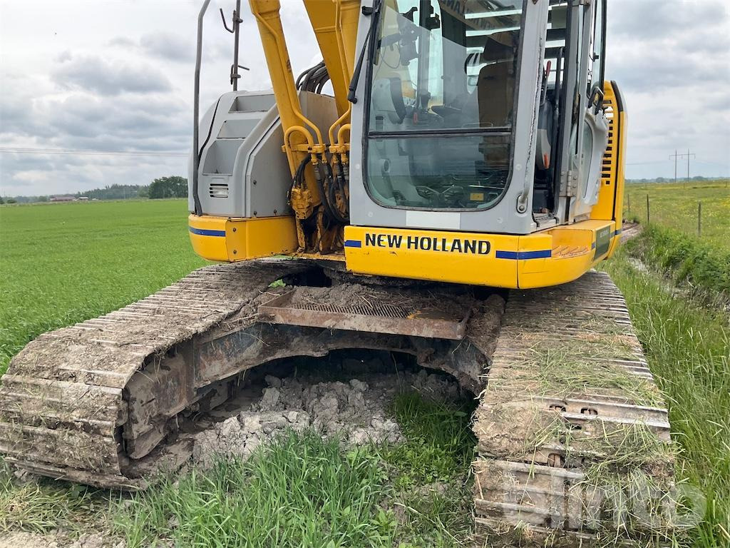 Crawler excavator New Holland kobelco E235 B se: picture 6