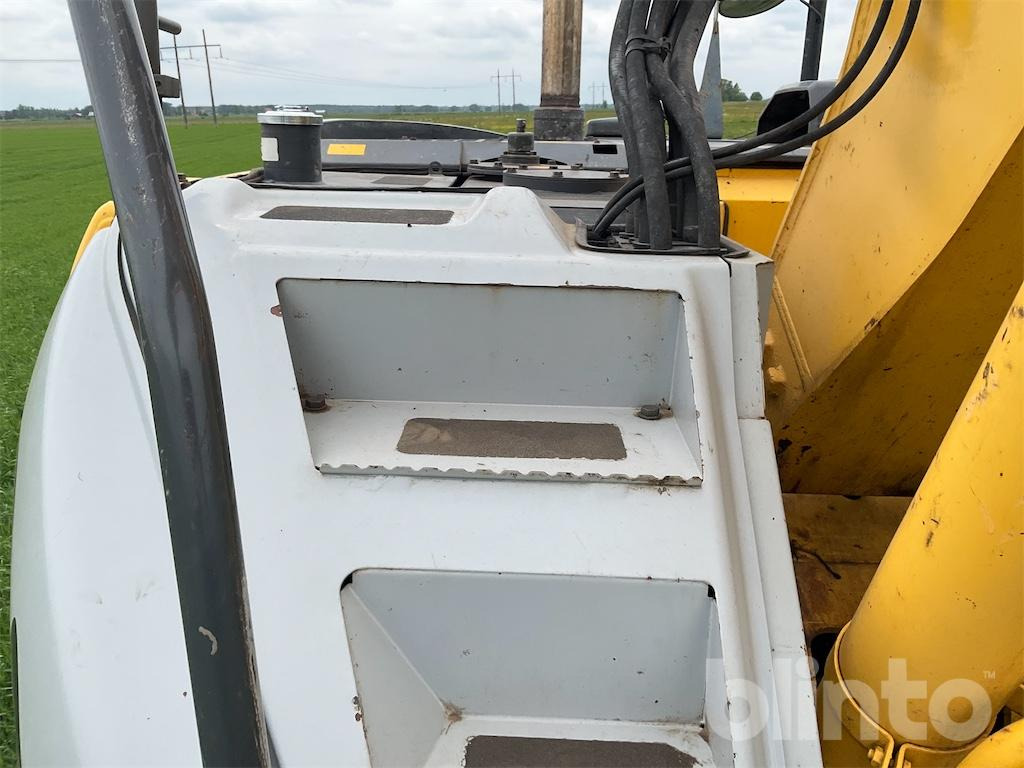 Crawler excavator New Holland kobelco E235 B se: picture 43