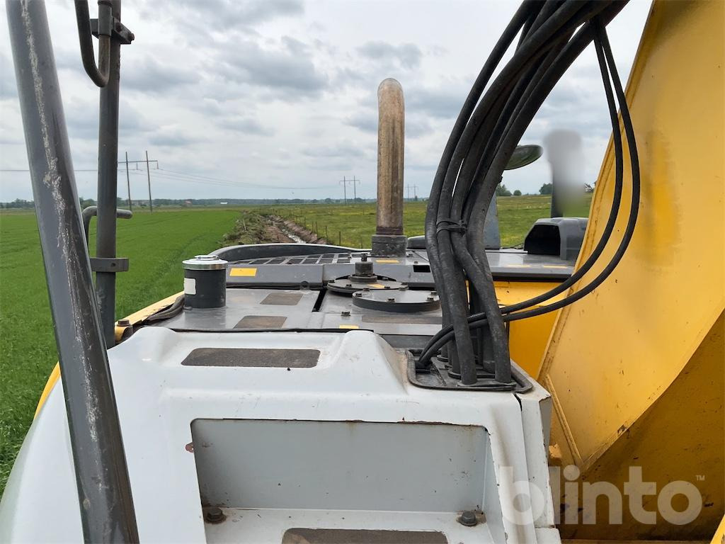 Crawler excavator New Holland kobelco E235 B se: picture 44