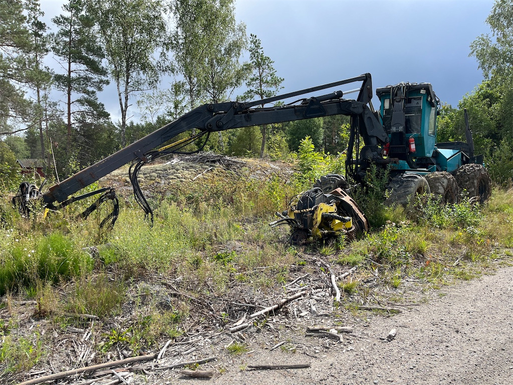 Ösa som grund, sen påbygd med Timberjackhytt - Forestry harvester: picture 1 Ösa som grund, sen påbygd med Timberjackhytt - Forestry harvester: picture 1