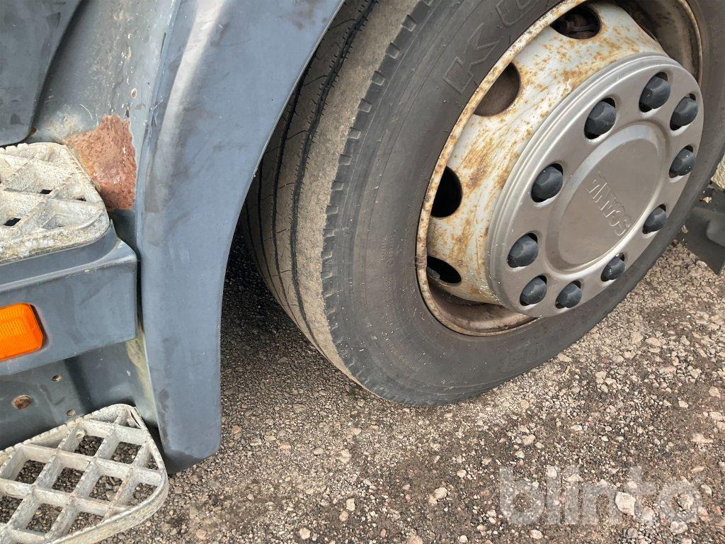 Box truck SCANIA P94DB4X2LB230: picture 8