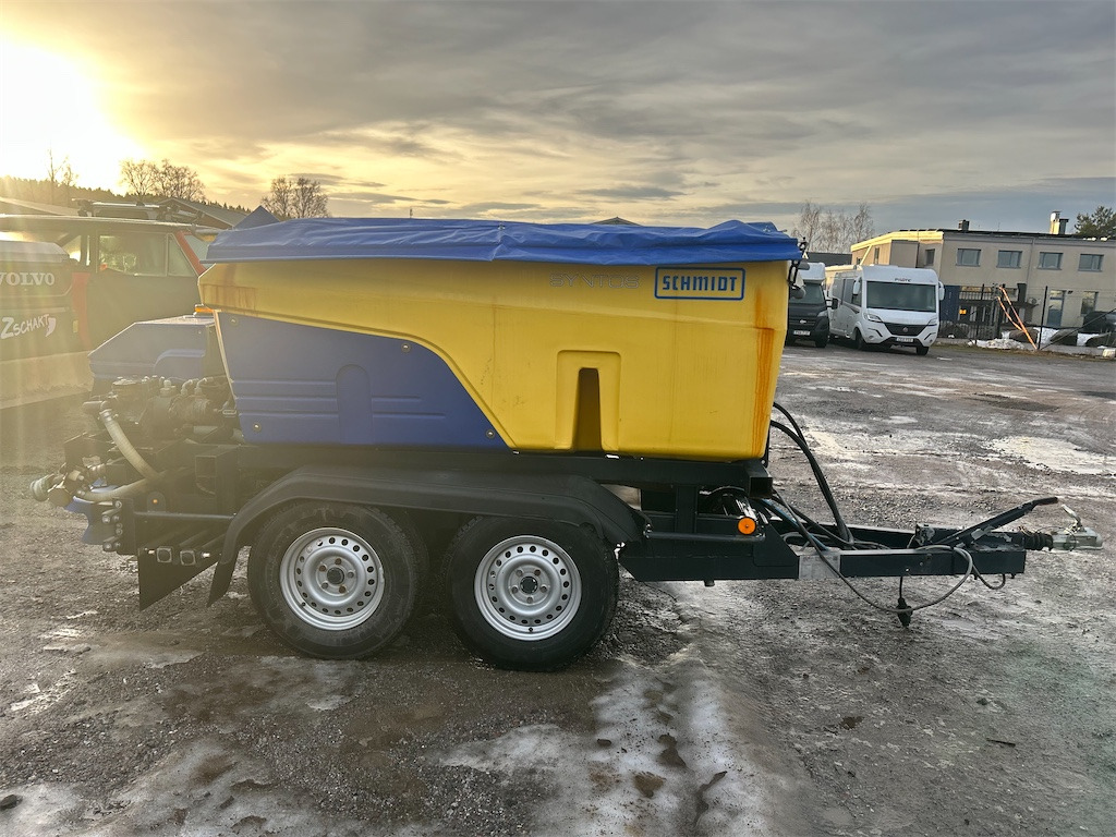 Schmidt Syntos B11-21 / 0,85m3 & 875 l - Sand/ Salt spreader: picture 4 Schmidt Syntos B11-21 / 0,85m3 & 875 l - Sand/ Salt spreader: picture 4