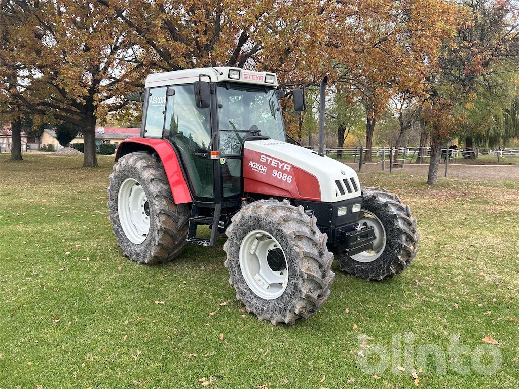 Steyr 9086 (1996) - Farm tractor: picture 2 Steyr 9086 (1996) - Farm tractor: picture 2