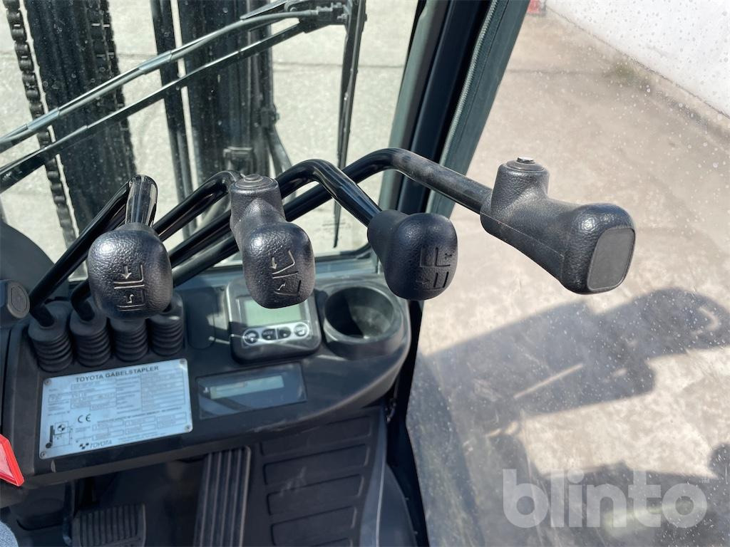 Forklift Toyota  Tonero (8FGJF36): picture 24
