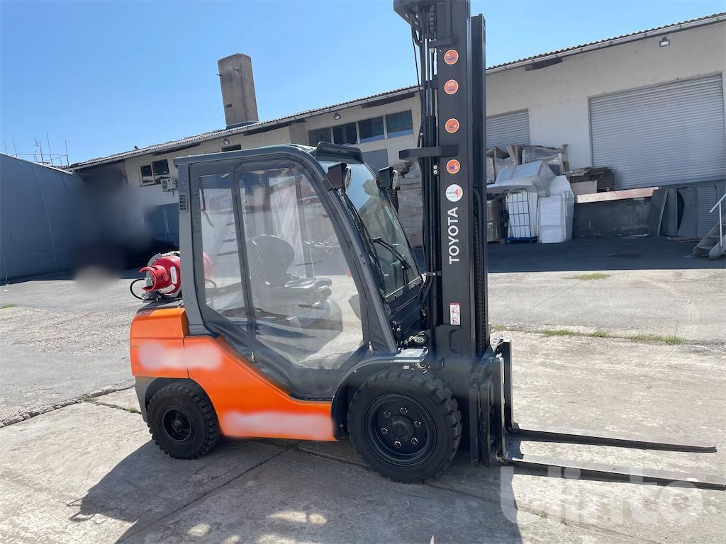 Forklift Toyota  Tonero (8FGJF36): picture 8