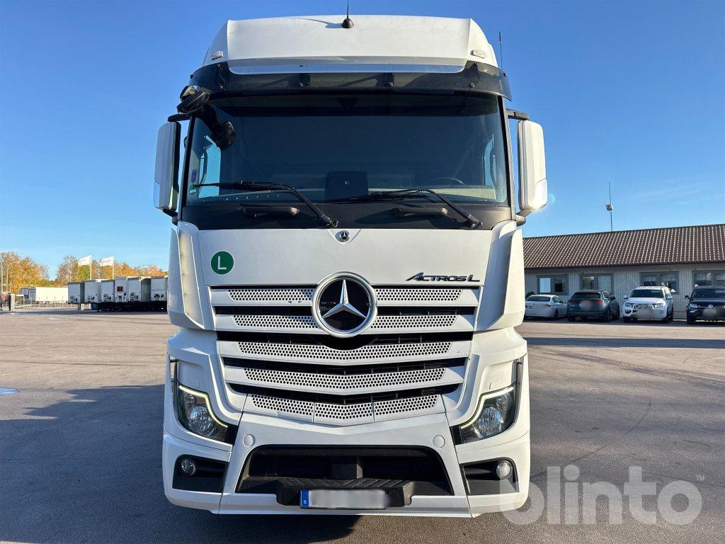 MERCEDES-BENZ L 1845 - Tractor unit: picture 2 MERCEDES-BENZ L 1845 - Tractor unit: picture 2