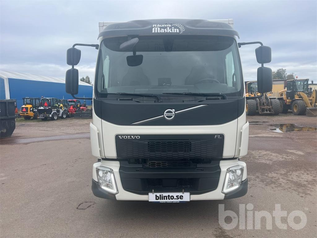 VOLVO FL250 4*2 - Box truck: picture 2 VOLVO FL250 4*2 - Box truck: picture 2