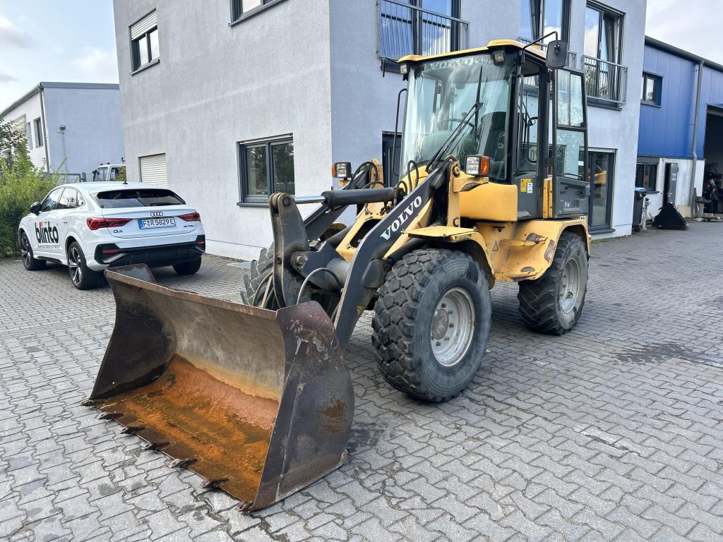Volvo L30B Pro - Wheel loader: picture 1 Volvo L30B Pro - Wheel loader: picture 1