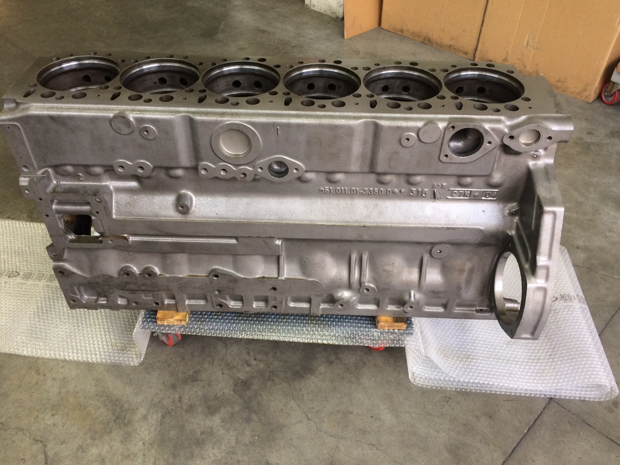 BASAMENTO MAN D2866 / D2876 / E2866 / E2876 - F2000 / BUS / INDUSTRIALI - Crankcase for Bus: picture 2 BASAMENTO MAN D2866 / D2876 / E2866 / E2876 - F2000 / BUS / INDUSTRIALI - Crankcase for Bus: picture 2