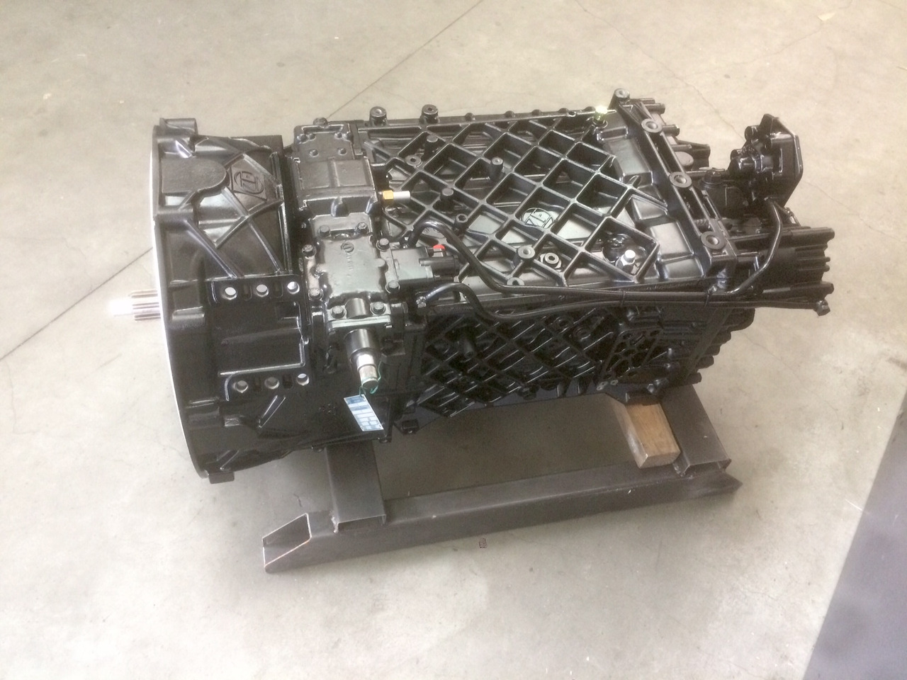 CAMBIO ZF 16S221 - Rif. ZF 1316051508 - Rif. MAN 81320036199 / 81320039199 - Rapporto 13,74 - 0,84 - Gearbox: picture 5 CAMBIO ZF 16S221 - Rif. ZF 1316051508 - Rif. MAN 81320036199 / 81320039199 - Rapporto 13,74 - 0,84 - Gearbox: picture 5