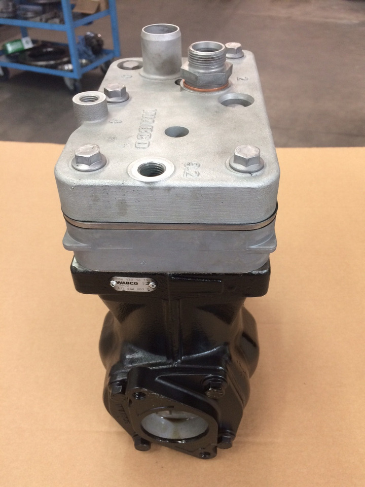 COMPRESSORE ARIA BICILINDRICO MOTORE MERCEDES OM906 - Air compressor: picture 3 COMPRESSORE ARIA BICILINDRICO MOTORE MERCEDES OM906 - Air compressor: picture 3