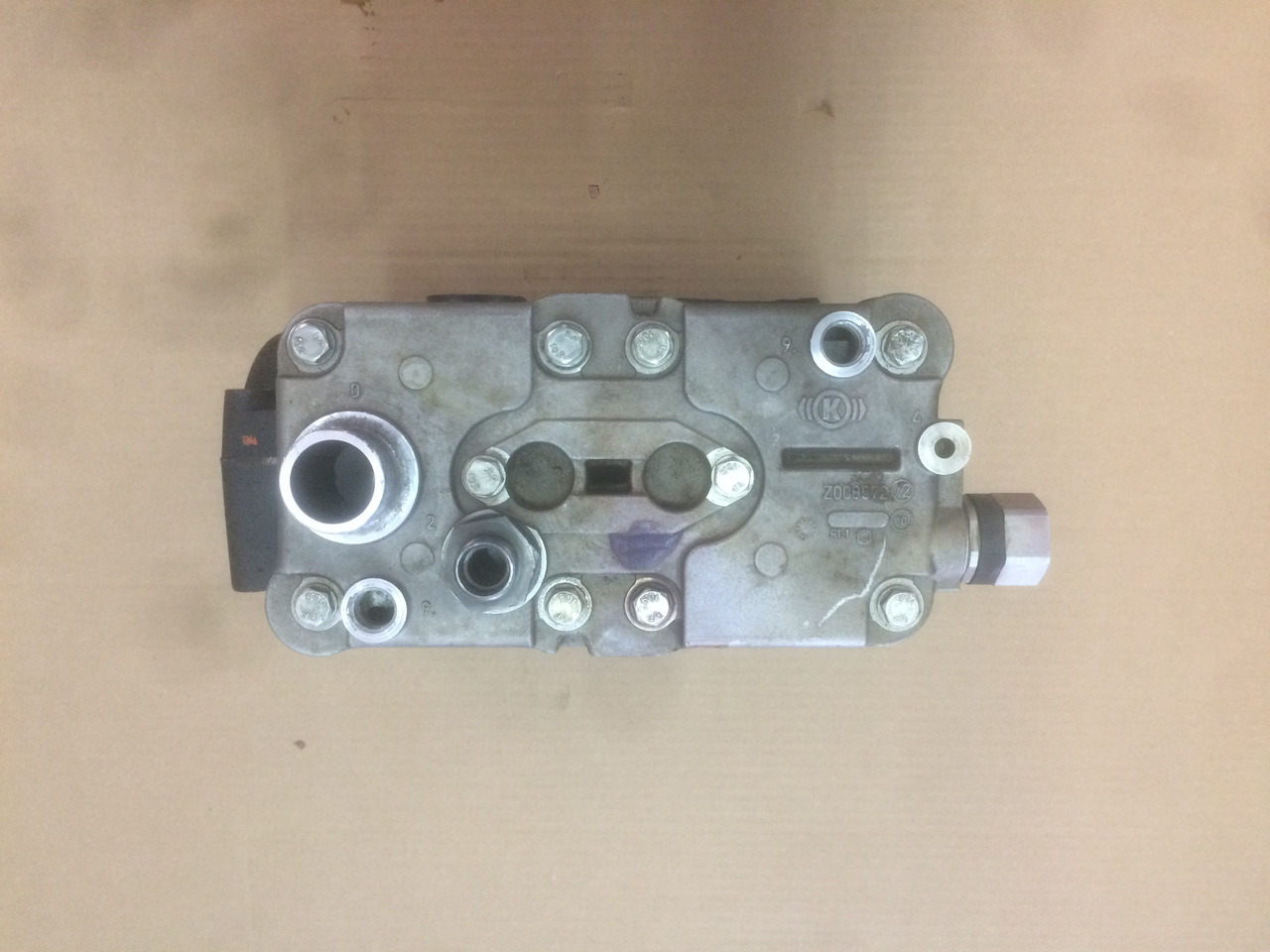 COMPRESSORE ARIA BICILINDRICO SENZA PRESA DI FORZA MAN / KNORR - Air compressor: picture 5 COMPRESSORE ARIA BICILINDRICO SENZA PRESA DI FORZA MAN / KNORR - Air compressor: picture 5