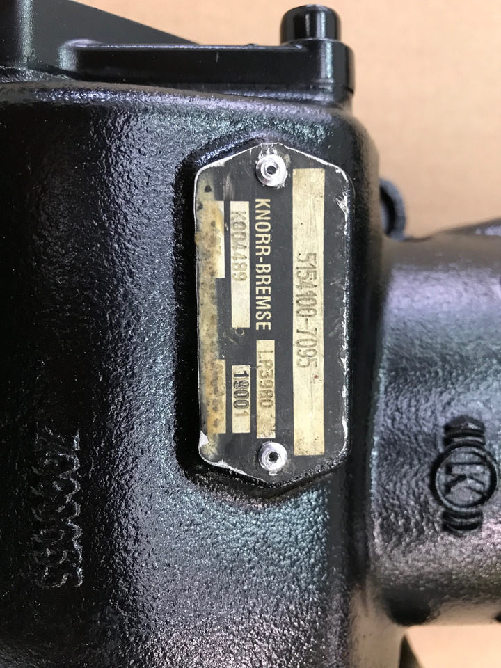 COMPRESSORE ARIA MONOCILINDRICO MAN 51541007095 - Air compressor: picture 3 COMPRESSORE ARIA MONOCILINDRICO MAN 51541007095 - Air compressor: picture 3