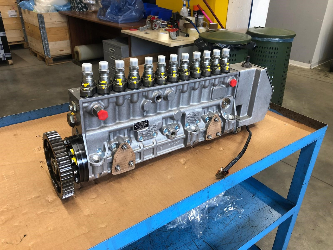 POMPA INIEZIONE MOTORE MAN D2842 - Fuel pump: picture 2 POMPA INIEZIONE MOTORE MAN D2842 - Fuel pump: picture 2