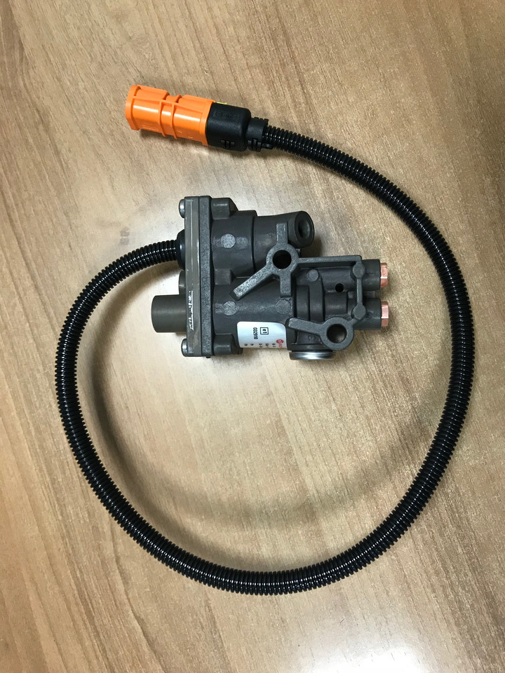 VALVOLA FRENO MOTORE - RIF. MAN 51521600002 - Brake valve for Truck: picture 1 VALVOLA FRENO MOTORE - RIF. MAN 51521600002 - Brake valve for Truck: picture 1