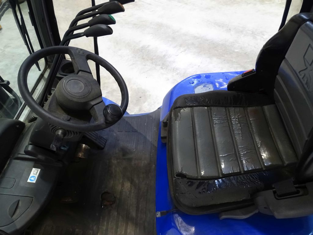 LPG forklift Cesab M325G: picture 6