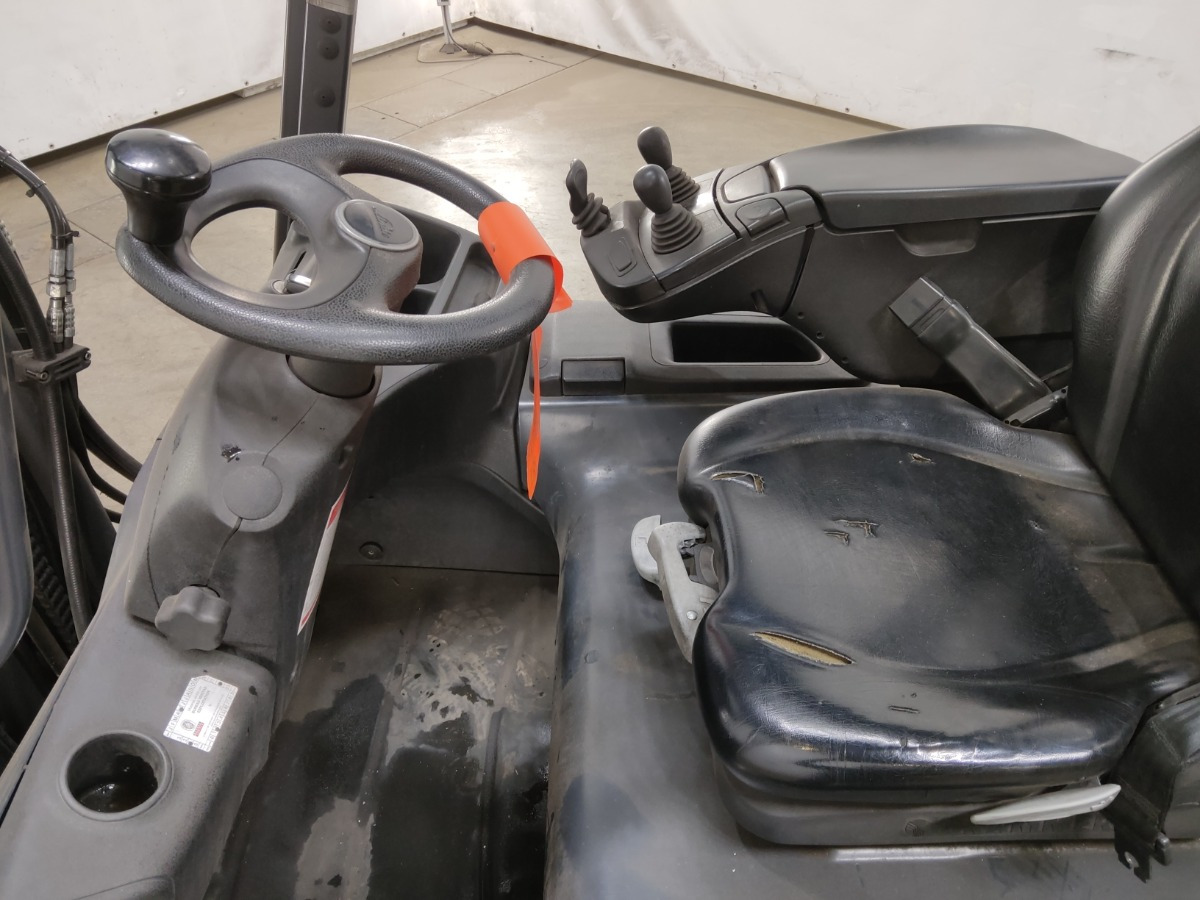 Linde E25-01 - Electric forklift: picture 3 Linde E25-01 - Electric forklift: picture 3