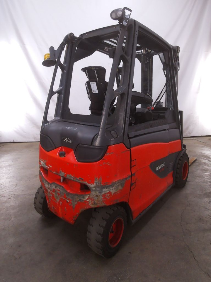 Electric forklift Linde E30HL-01/600: picture 6