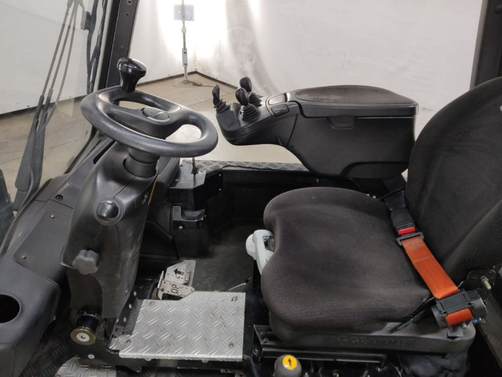 Electric forklift Linde E30HL-01/600: picture 7