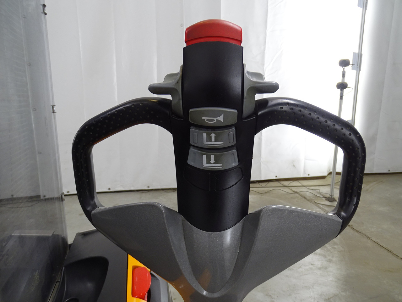 Still EXV12 - Stacker: picture 3 Still EXV12 - Stacker: picture 3