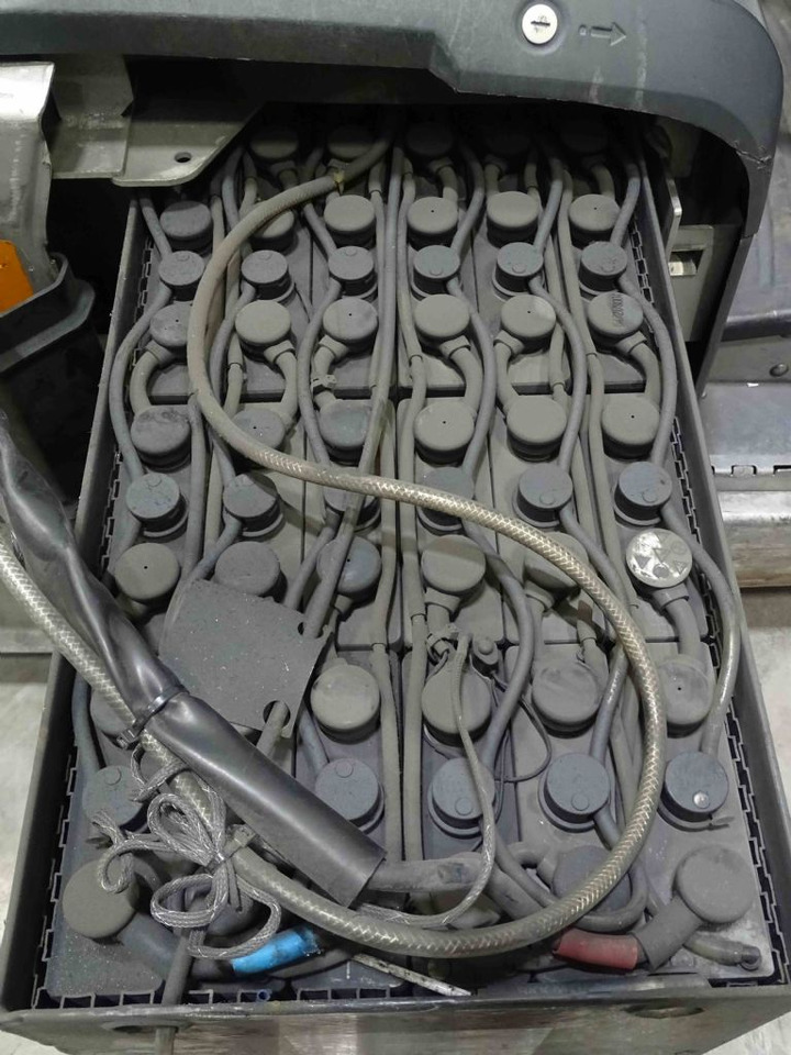 Still LTX80 - Tow tractor: picture 4 Still LTX80 - Tow tractor: picture 4