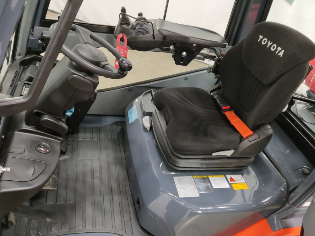 LPG forklift Toyota 02-8FGF30: picture 6