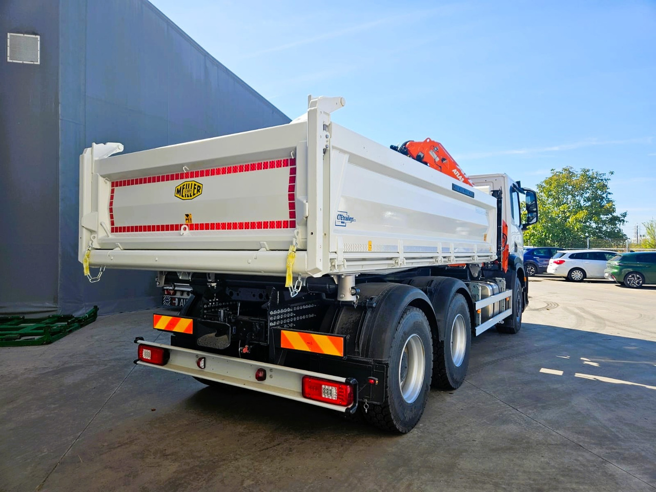 Iveco - Dropside/ Flatbed truck, Crane truck: picture 5 Iveco - Dropside/ Flatbed truck, Crane truck: picture 5