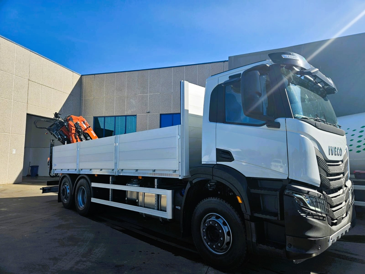 Iveco X-Way AD300X46Z HR ON+ - Dropside/ Flatbed truck, Crane truck: picture 3 Iveco X-Way AD300X46Z HR ON+ - Dropside/ Flatbed truck, Crane truck: picture 3