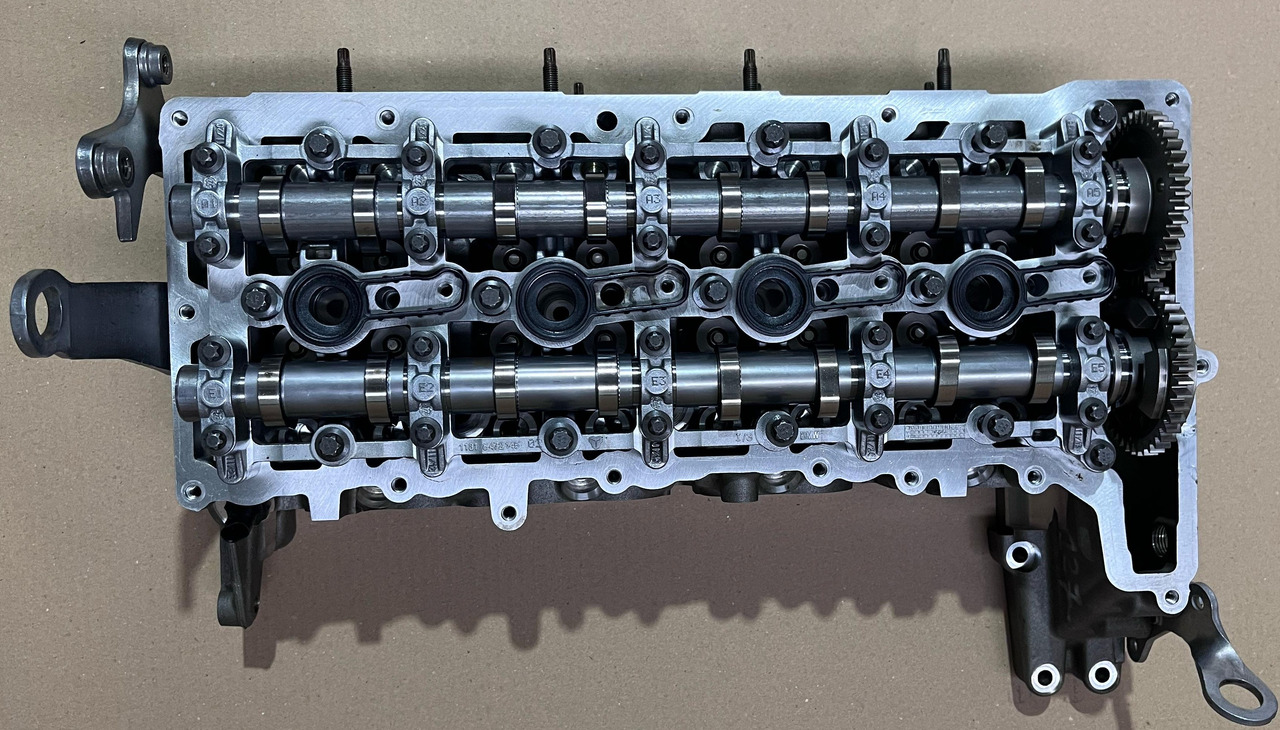 BMW Chiulasa B47D20B Euro 6 - Cylinder head for Excavator: picture 1 BMW Chiulasa B47D20B Euro 6 - Cylinder head for Excavator: picture 1