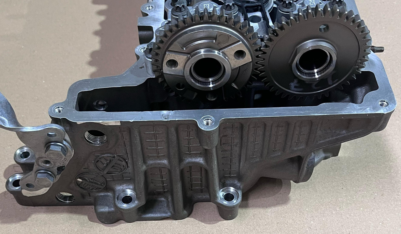 BMW Chiulasa B47D20B Euro 6 - Cylinder head for Excavator: picture 4 BMW Chiulasa B47D20B Euro 6 - Cylinder head for Excavator: picture 4